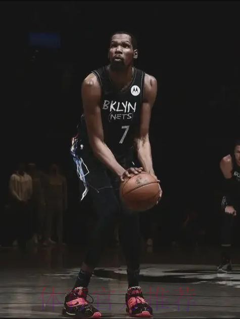 杜兰特单打兰德尔 干拔三分应声入网 杜兰特单打兰德尔 干拔三分应声入网